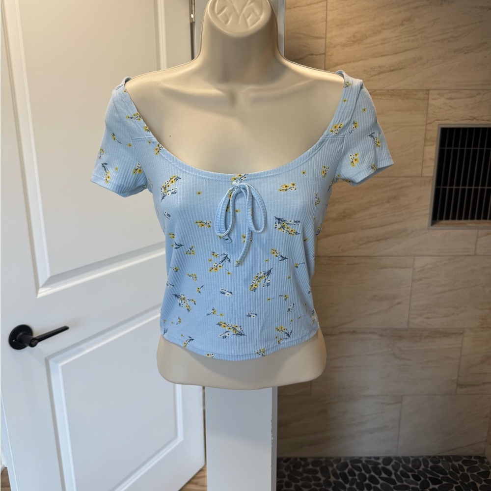 Me to We Blue Floral Top